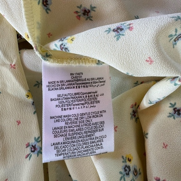 BCBGereration Floral Yellow Blouse Top Size Large NWT - Picture 5 of 5